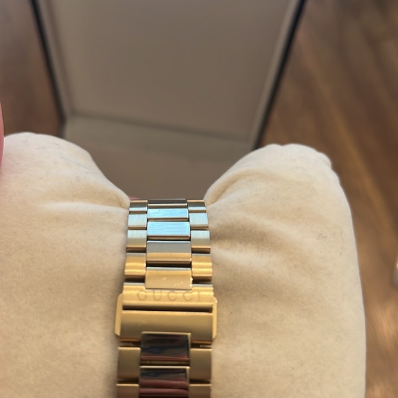 Gucci Watch 38mm - Picture 4 of 9